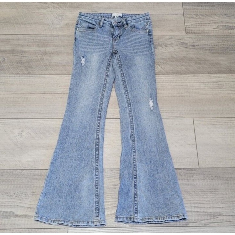 Austin Landing Jeans Women's Size  3 Rhinestone Pockets Flare Distress Low‎ Rise